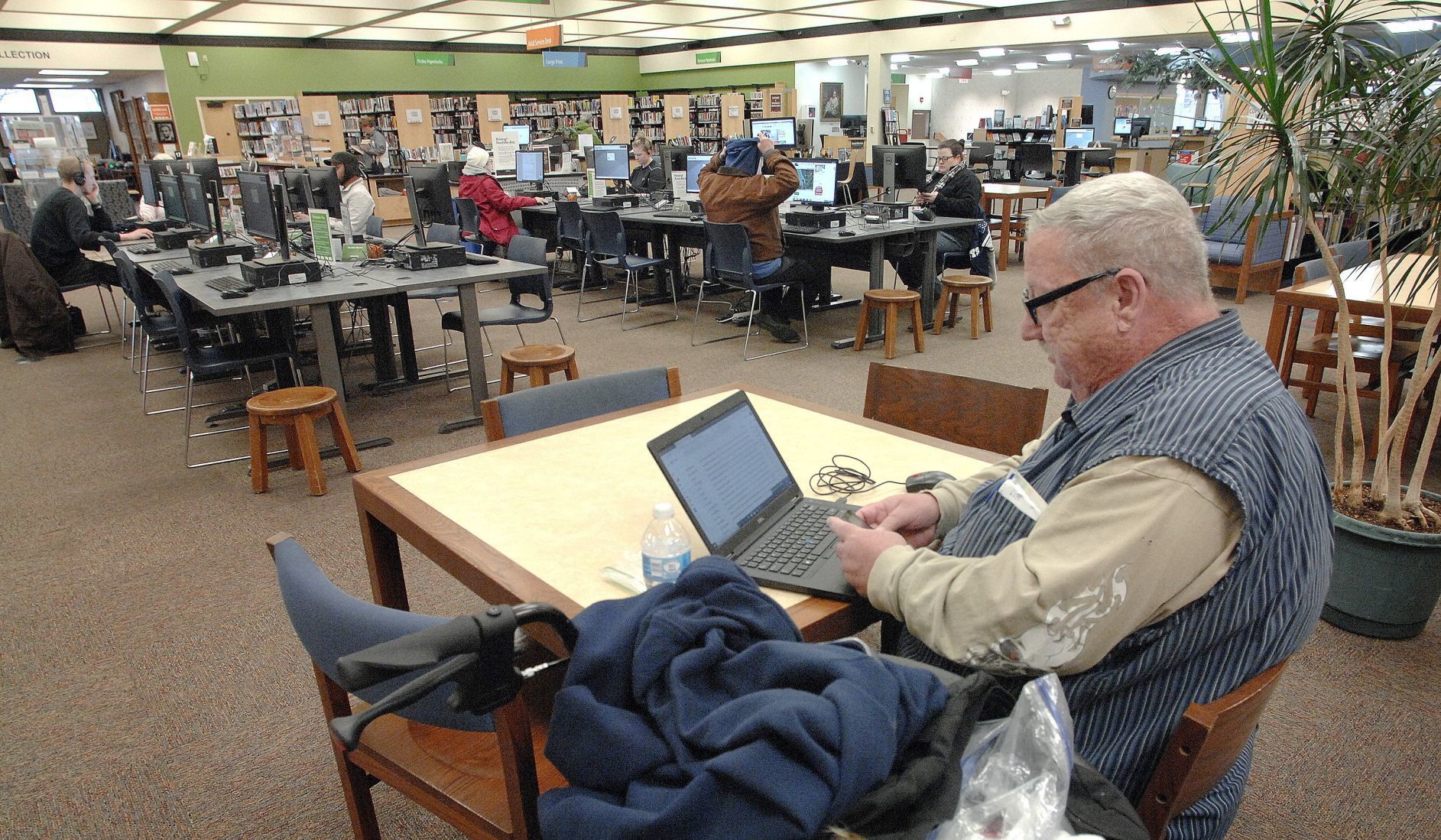 011820-blm-loc-3library